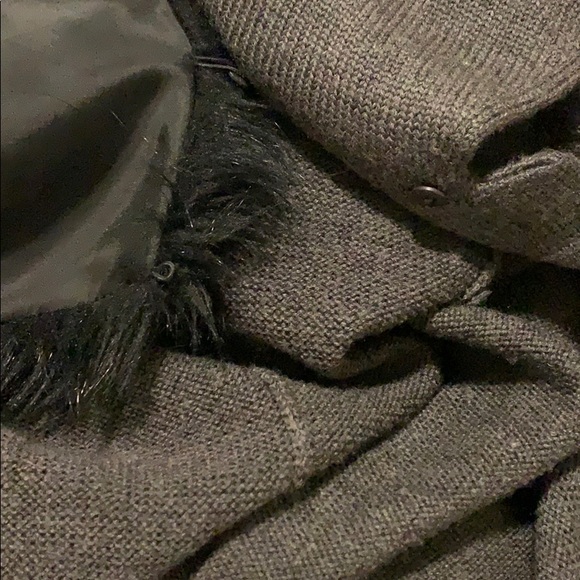 cardigan - Picture 9 of 10